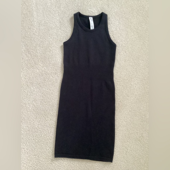 ALO seamless Ribbed warm nights Dress - Picture 4 of 7